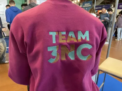 sweat d'un membre de la team avec le logo "Team 3NC"